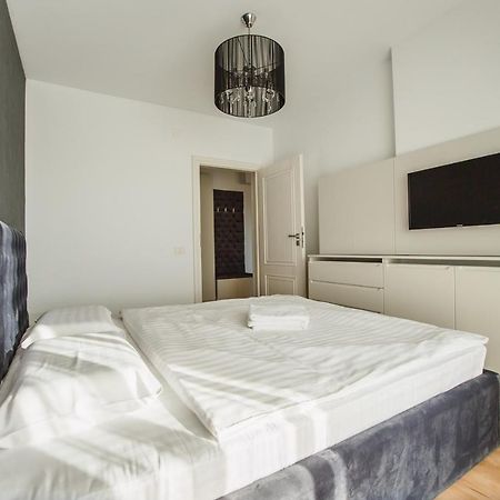 Fantastic Apartment At Prima Residence Oradea Dış mekan fotoğraf