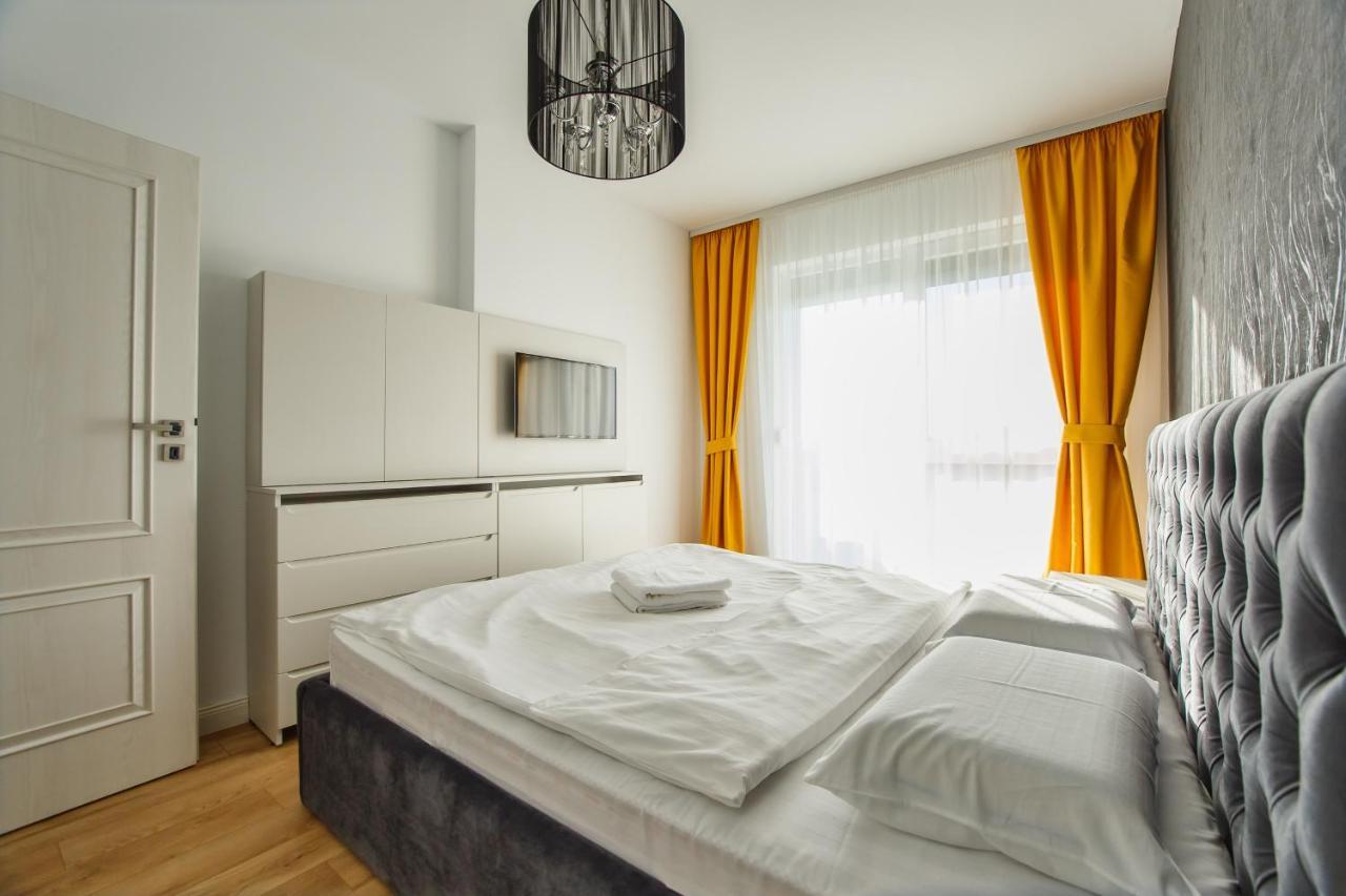 Fantastic Apartment At Prima Residence Oradea Dış mekan fotoğraf