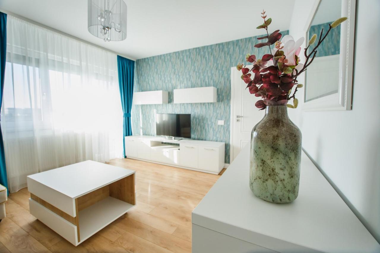 Fantastic Apartment At Prima Residence Oradea Dış mekan fotoğraf