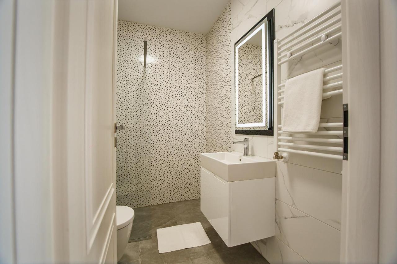 Fantastic Apartment At Prima Residence Oradea Dış mekan fotoğraf